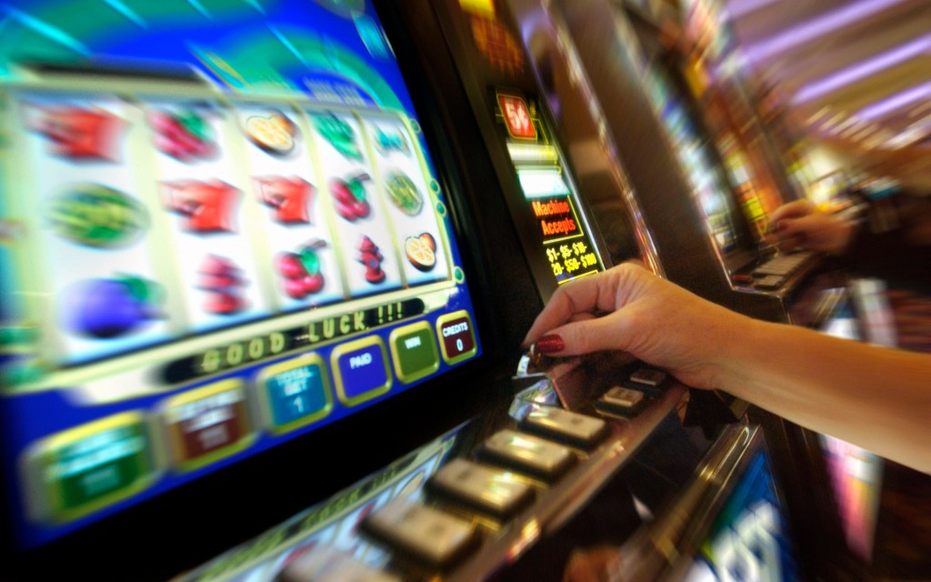 slot machine, ludopatie, gioco d'azzardo