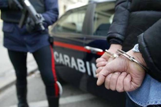 Siracusa Tenta Di Uccidere A Fucilate Presunto Amante Della Moglie 