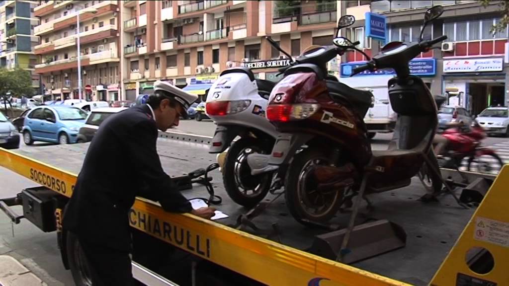 Sequestro di due scooter, scoppia maxi rissa contro vigili e polizia -  BlogSicilia - Ultime notizie dalla Sicilia