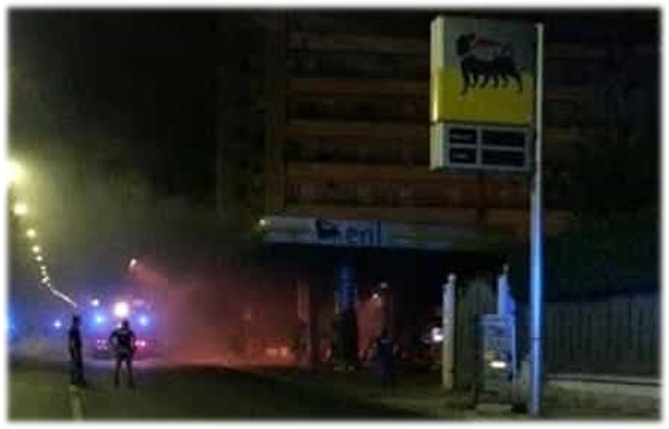 Incendio in viale Strasburgo Palermo
