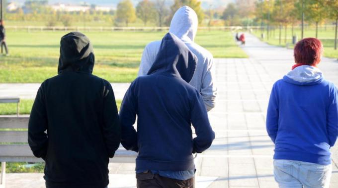 Baby Gang In Azione In Via Oreto Giovane Di 23 Anni Picchiato Da 