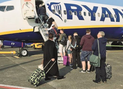 Trasporto aereo, Ryanair detta nuove regole per i bagagli a mano -  BlogSicilia - Ultime notizie dalla Sicilia