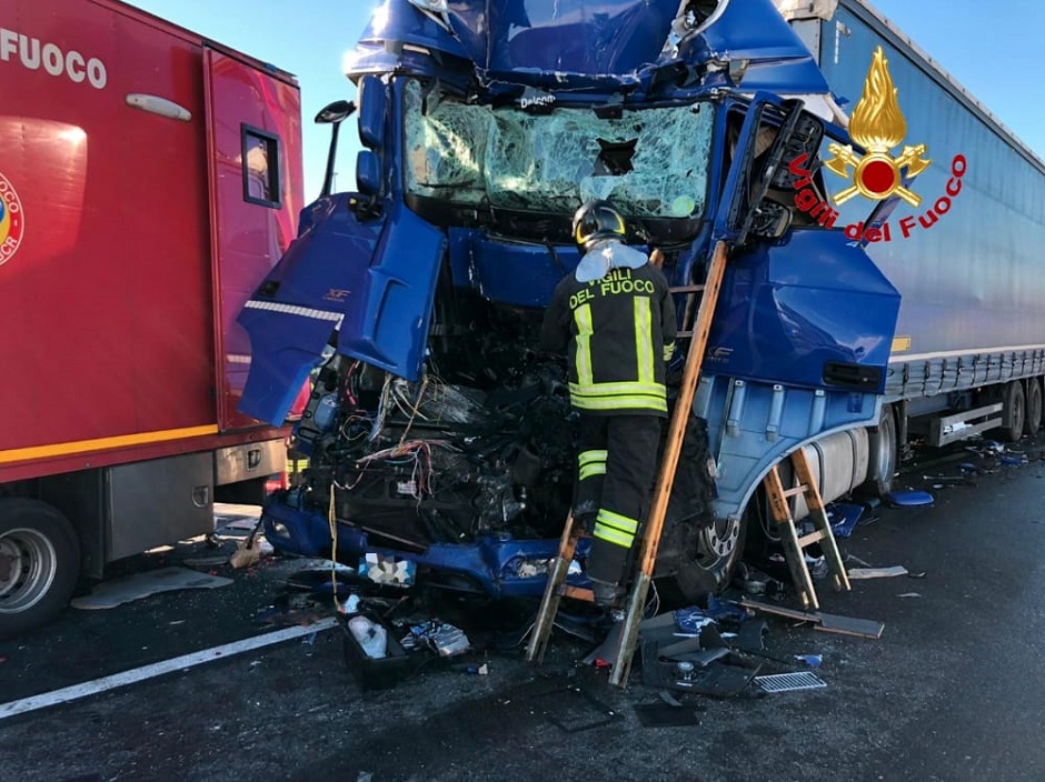 Tragedia sulla Palermo Messina, un morto e un ferito nello scontro tra ...