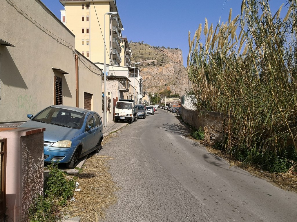 via Castellana Bandiera