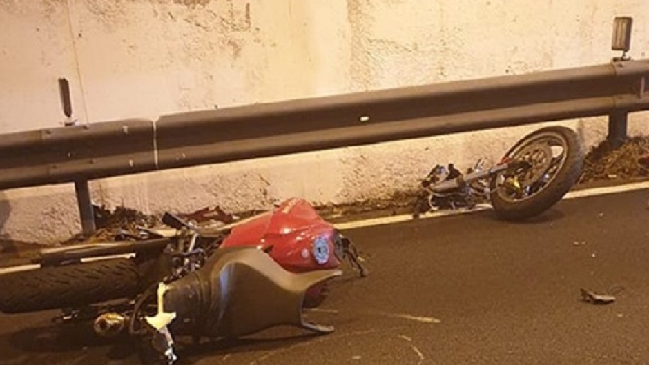 Terribile Impatto Sull autostrada Messina Catania Muore Motociclista 