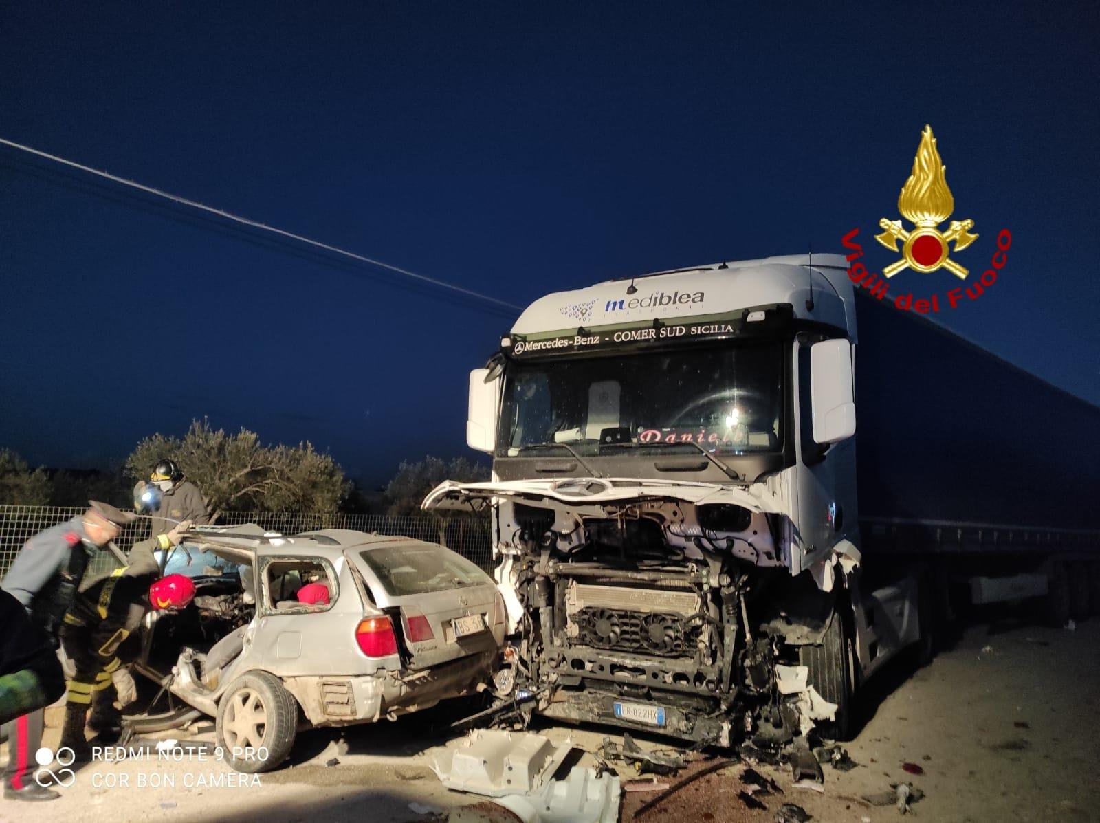 Tragico Incidente Nel Siracusano Salgono A Tre I Morti I Nomi Delle 