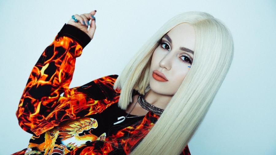 ava max
