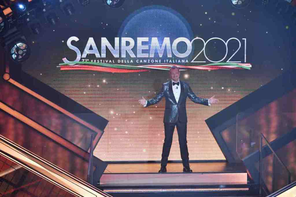 La seconda serata del Festival di Sanremo registra ancora ascolti in calo
