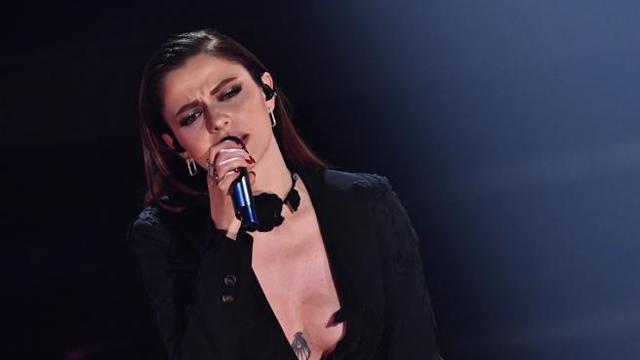Annalisa si è esibita a Sanremo2021 con il brano “Dieci”