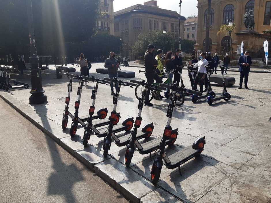 monpattini in piazza Verdi