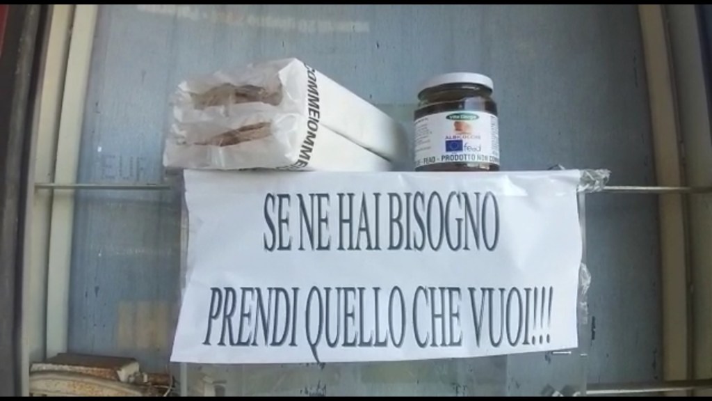 cibo poveri bus solidarietà