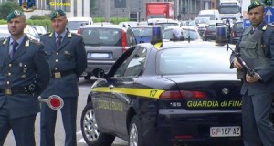 Dirette social e lusso apparente: smantellata rete di vendita di merce falsa nel Siracusano