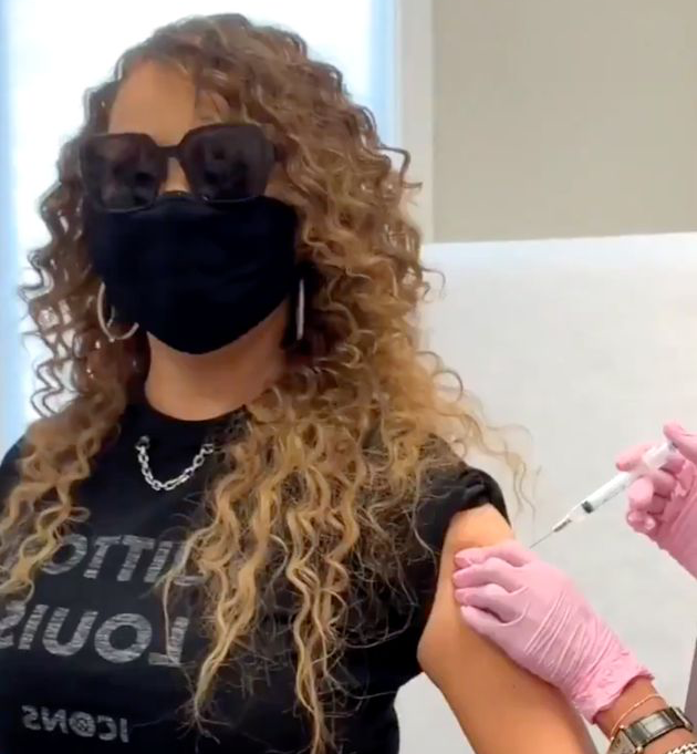 Mariah Carey riceve il vaccino COVID-19