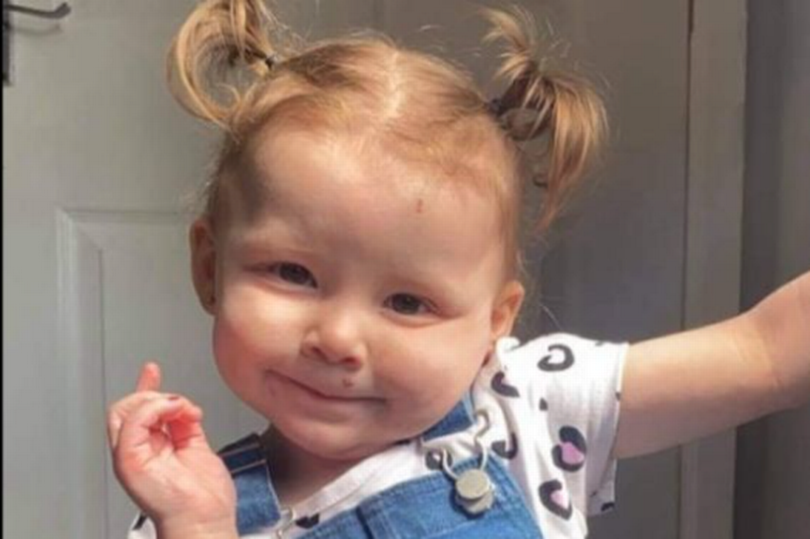 bimba morta pila a bottone