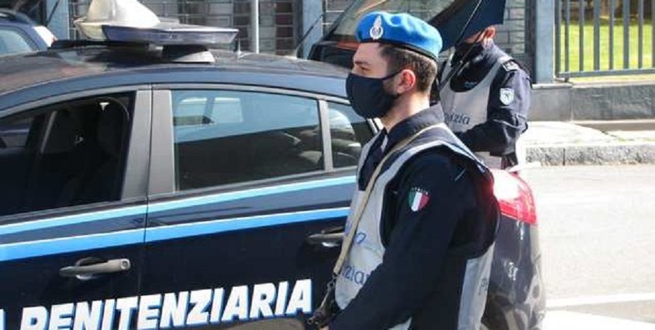 agenti penitenziari feriti aggressione minacce