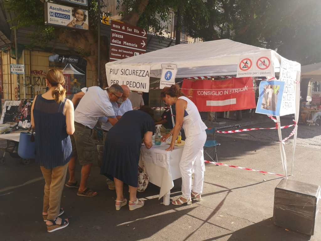 via maqueda, raccolta firme per monopattini