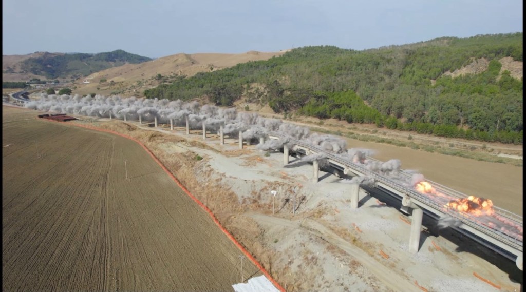 vecchio viadotto “Salso”, lungo la statale 640 “Strada degli Scrittori”.
