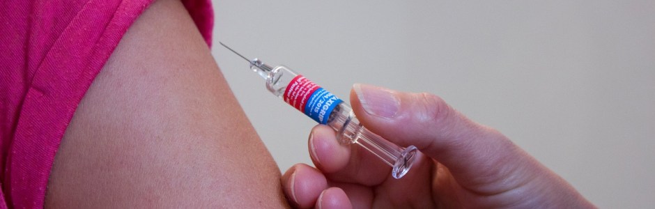 Covid19, calano contagi e ospedalizzazioni, la quarta dose di vaccino ancora non decolla