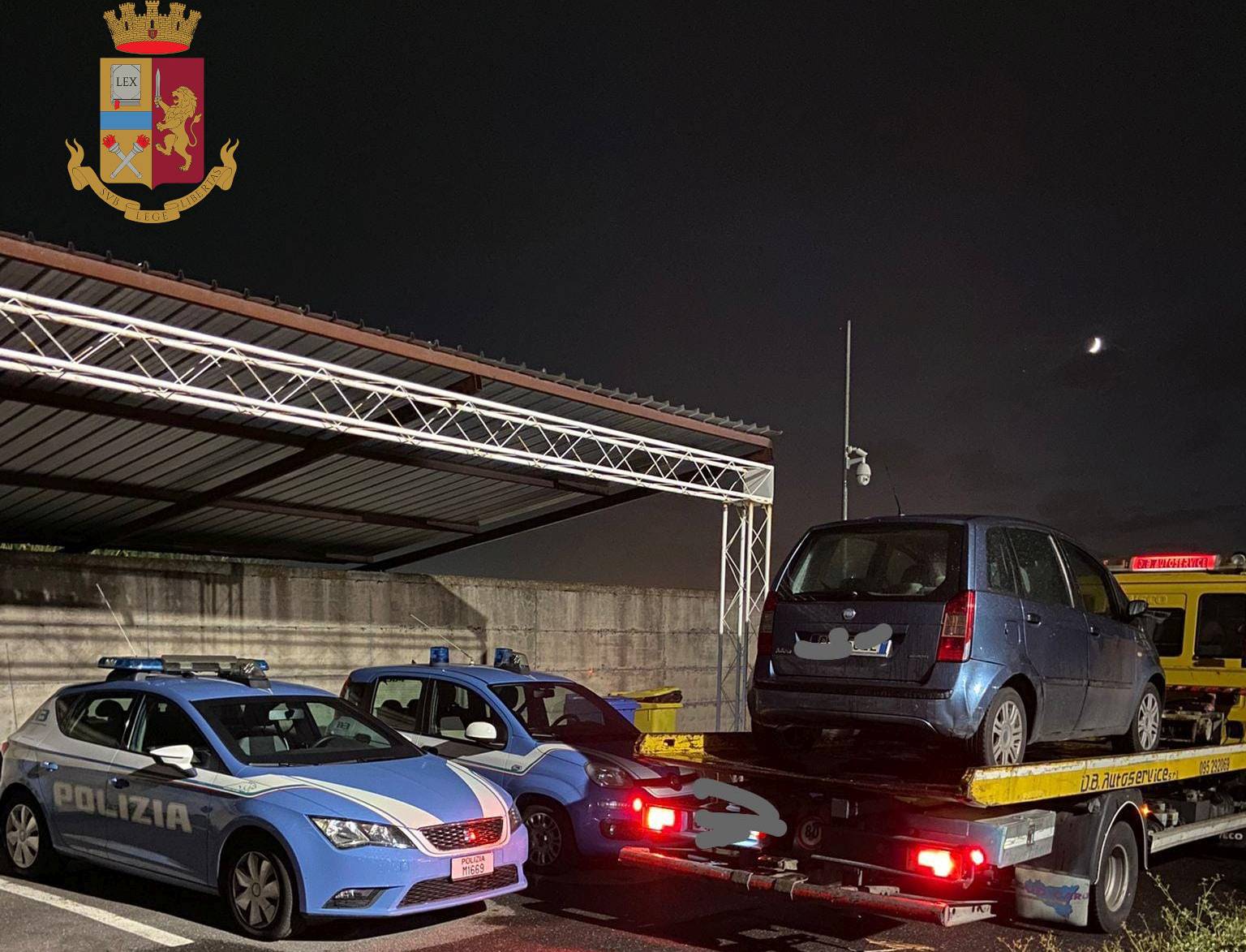 Furti In Un Residence Sgominata Mini Banda Di Topi D appartamento 