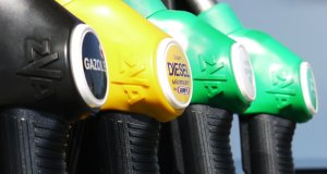 Carburante, il diesel costa di più: lo sconto sulle accise scende a 12,2 centesimi