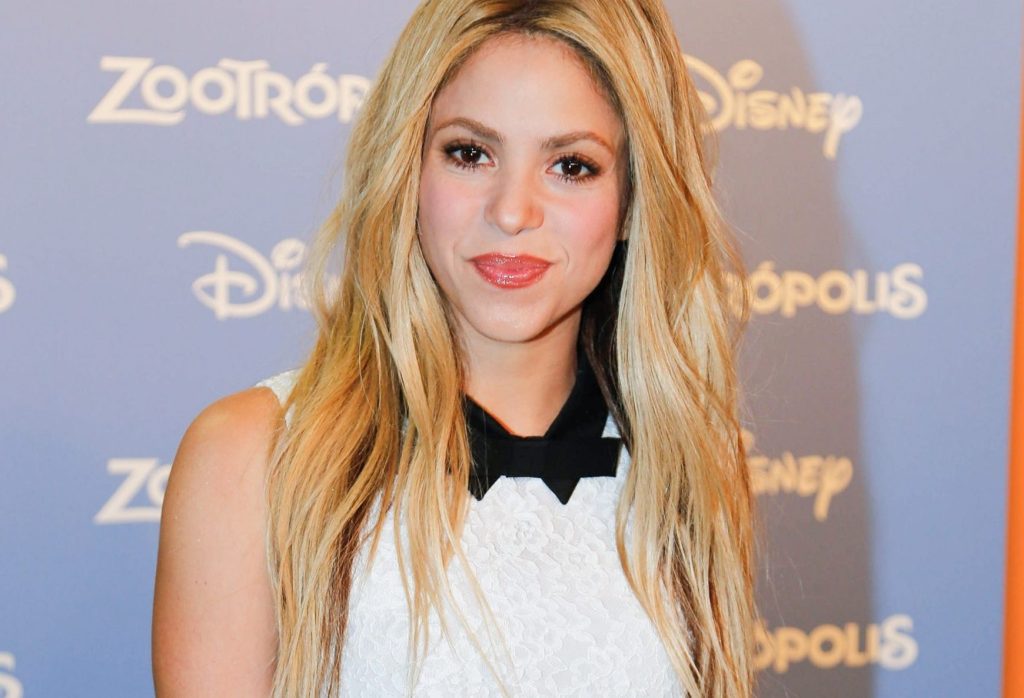 shakira attaccata dai cinghiali