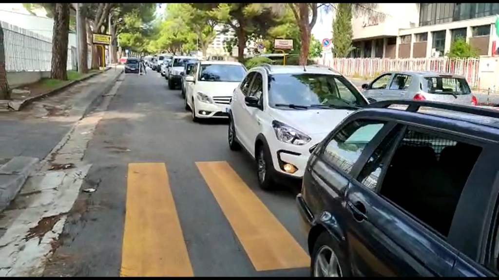 traffico auto via ugo la malfa lavori protesta
