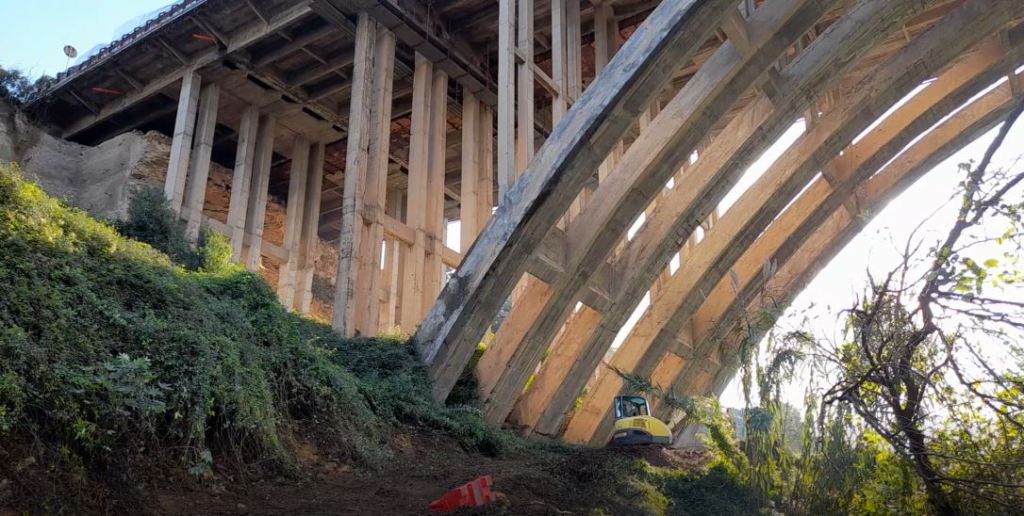 Ponte Corleone, escavatore