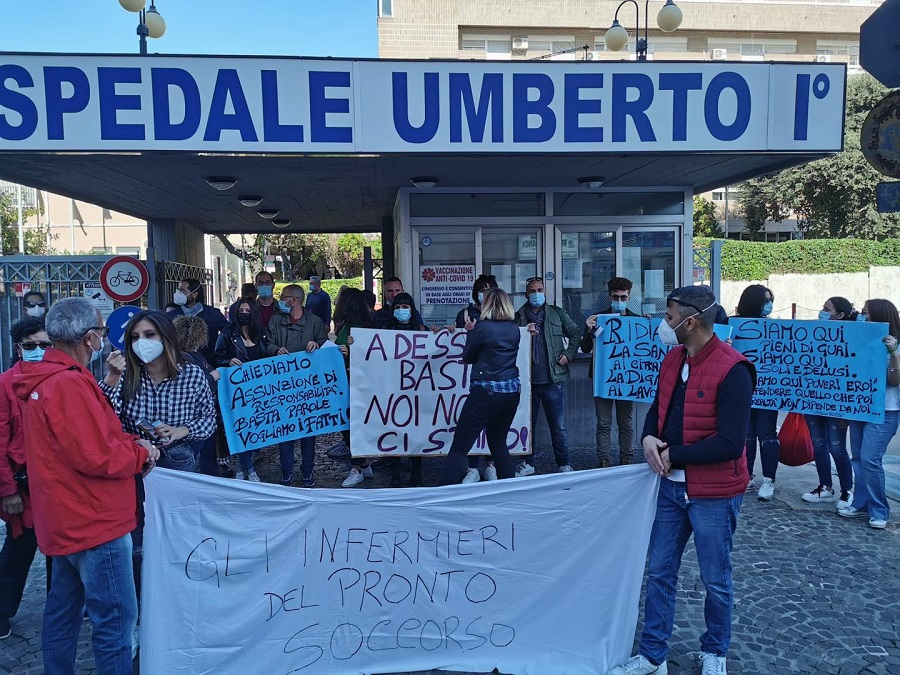 Pronto soccorso affollato e rischio Covid19, protestano gli infermieri, Pronto soccorso affollato e rischio Covid19, protestano gli infermieri,