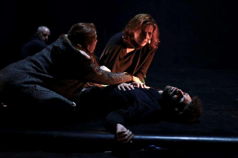 Una immagine dello spettacolo "Antigone, Le Voci"