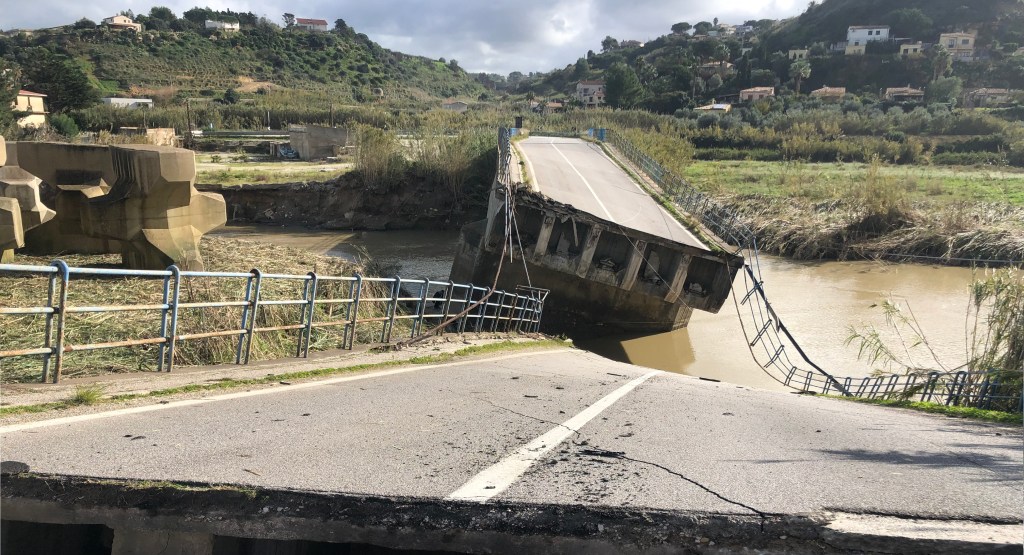 Crollo ponte San Bartolomeo