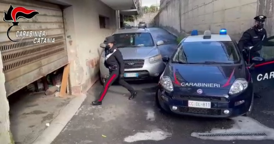 Arresti a Gravina di Catania per violenza sessuale