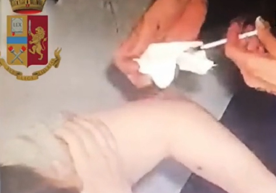 Provvedimenti disciplinari per l'infermiera no vax