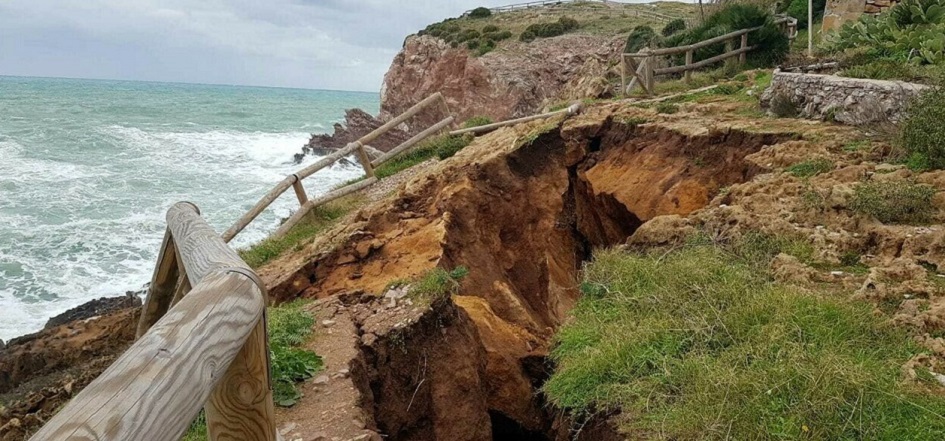 Crolla scaletta a Cala rossa