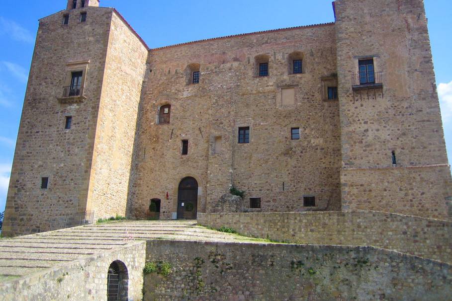 Il castello dei Ventimiglia di Castelbuono, sede del Museo Civico