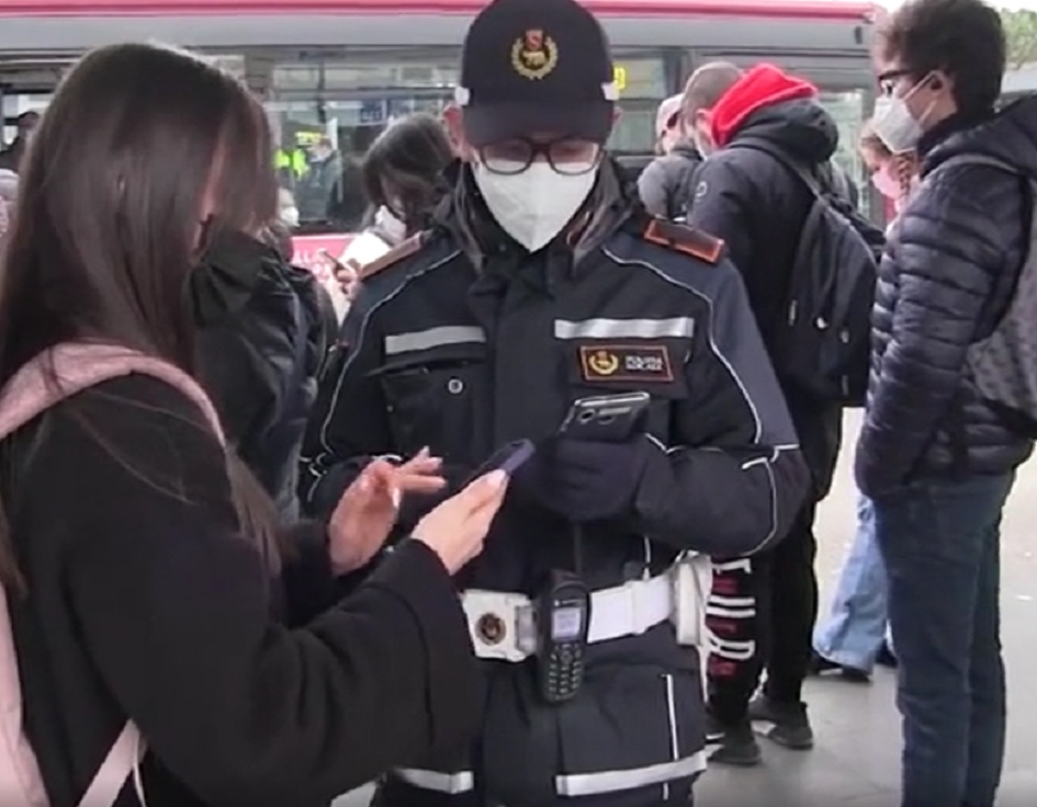 primi controlli sul super green pass