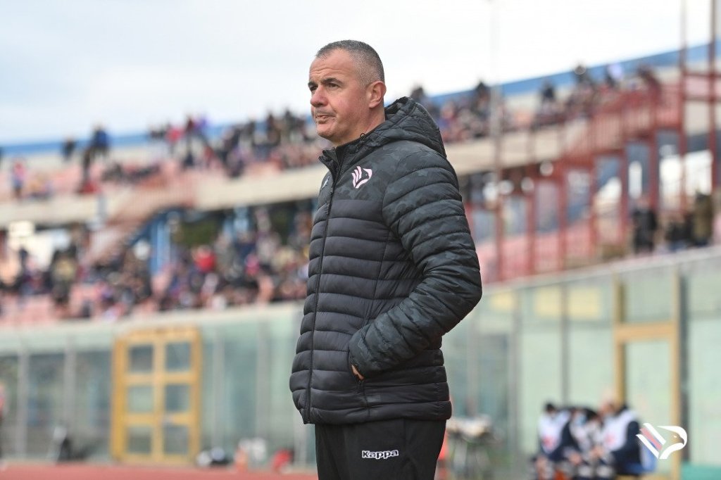 Filippi, tecnico del Palermo nel derby col Catania