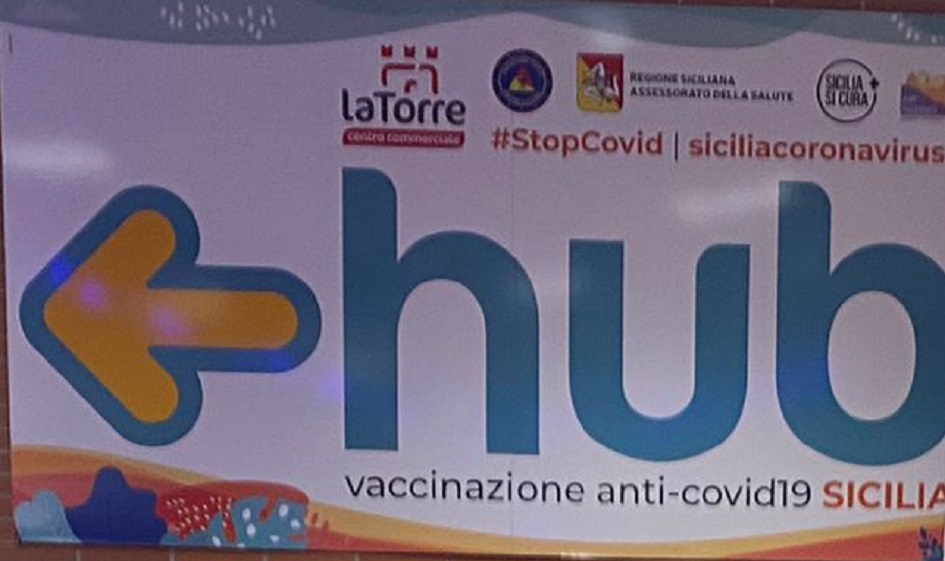 Verifiche su avvocati no vax all'hub vaccinale La Torre