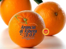 Scoperte false arance di Ribera “DOP”, multe a due supermercati in Sicilia