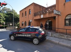 Spaccio di droga nel palermitano, 12 indagati dai carabinieri, la vendita ripresa dalle telecamere