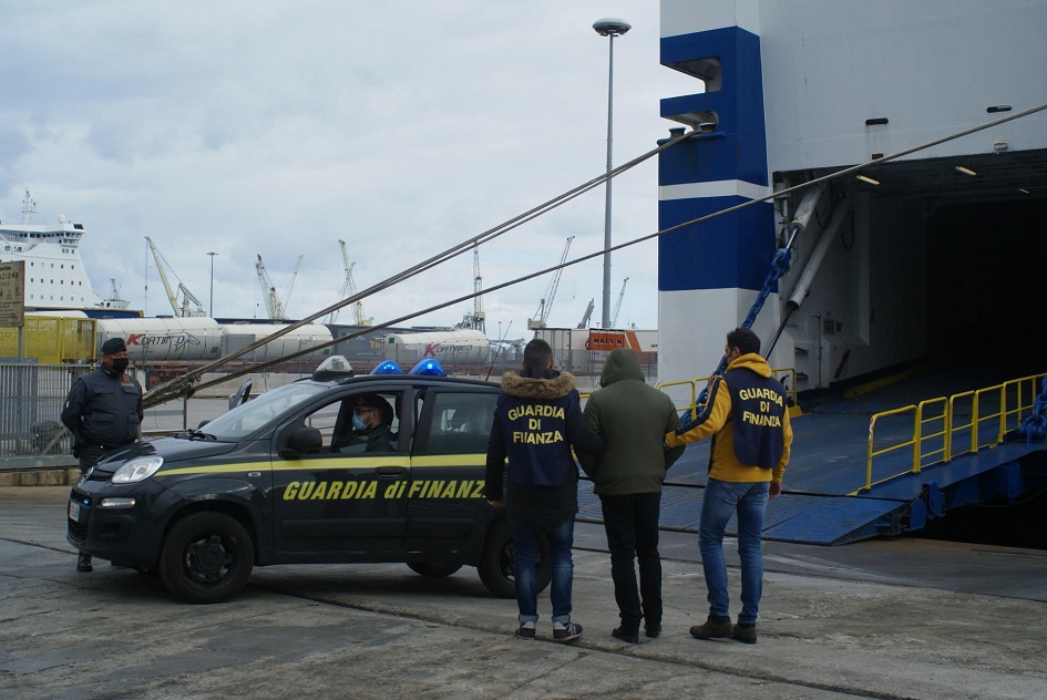 L'uomo ricercato arrestato al porto di Palermo