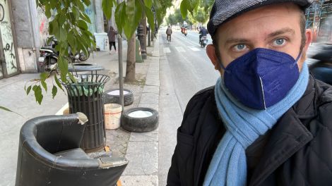 rifiuti e degrado in via Roma, Palermo.