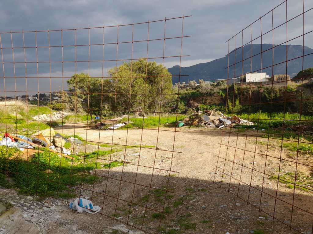 Ponte Corleone, rifiuti nell'area di cantiere