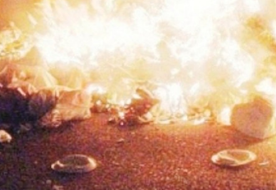 prosegue la scia di incendi ai rifiuti