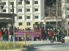 Fallimento supermercati Gemar, protesta degli ex lavoratori in Tribunale