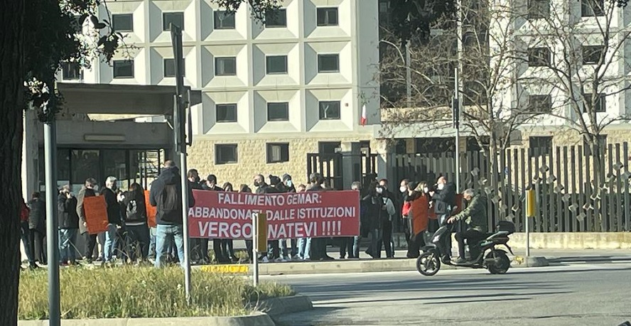Protesta degli ex lavoratori Gemar