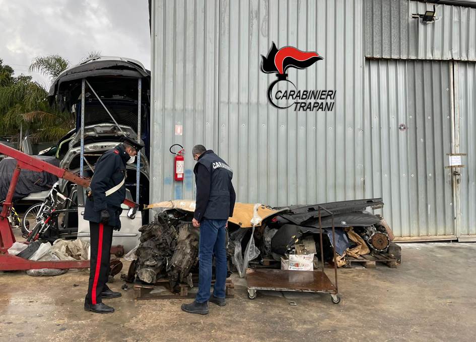 Scoperto sfascio abusivo ad Alcamo