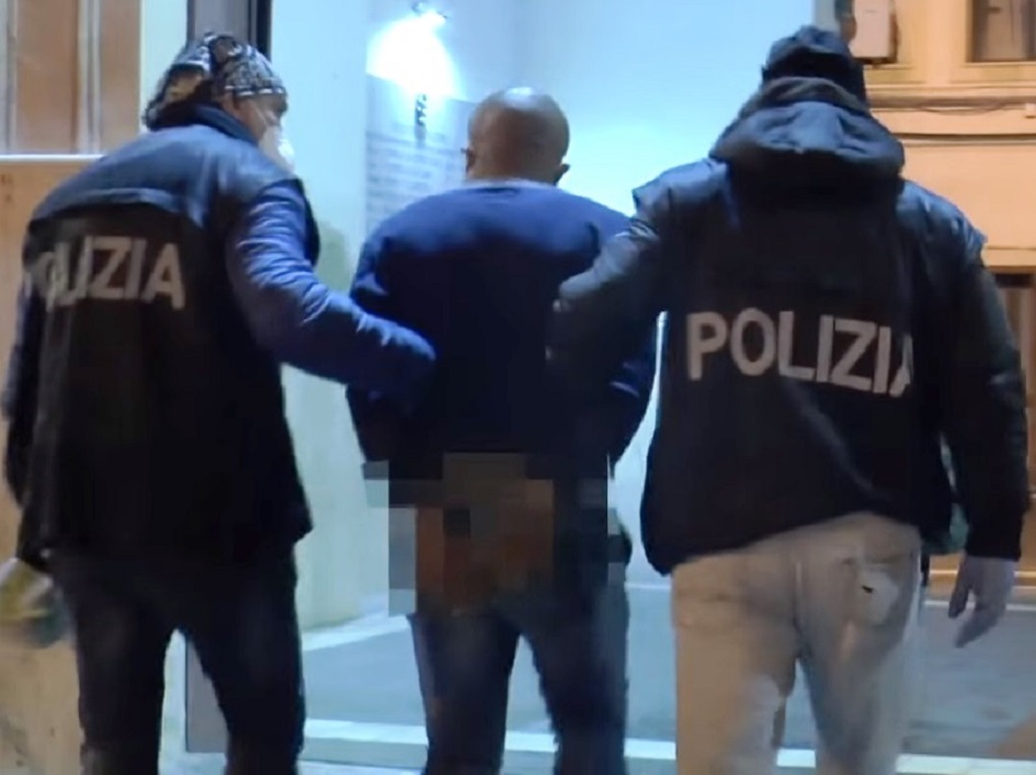 Arrestato per due attentati incendiari ai danni di un panificio