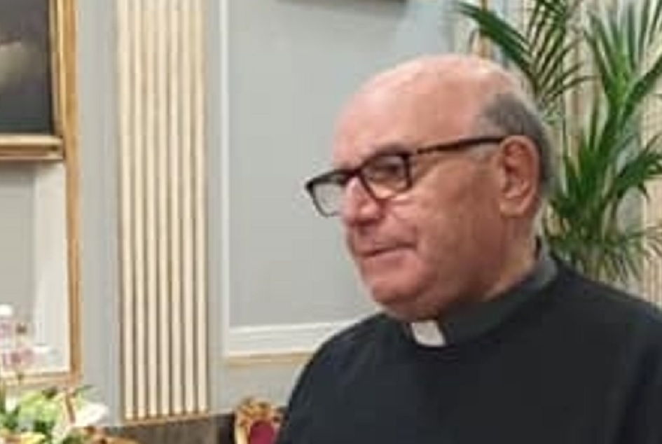 L'arciprete infuriato per l'inserimento della Caritas in un documento politico