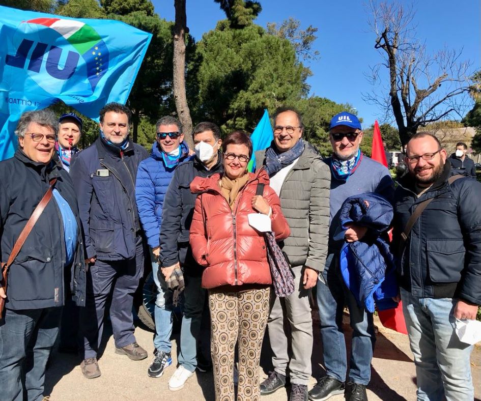 Lo sciopero a Palermo contro lo smembramento di Tim