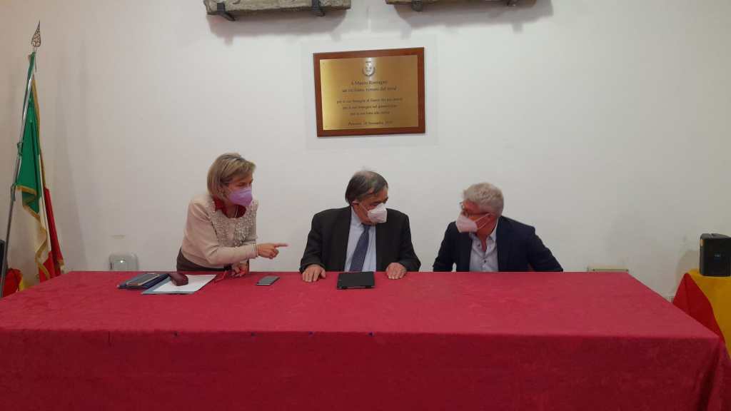 mercato ittico certificazione CE, nella foto Leoluca Orlando e Cettina Martorana